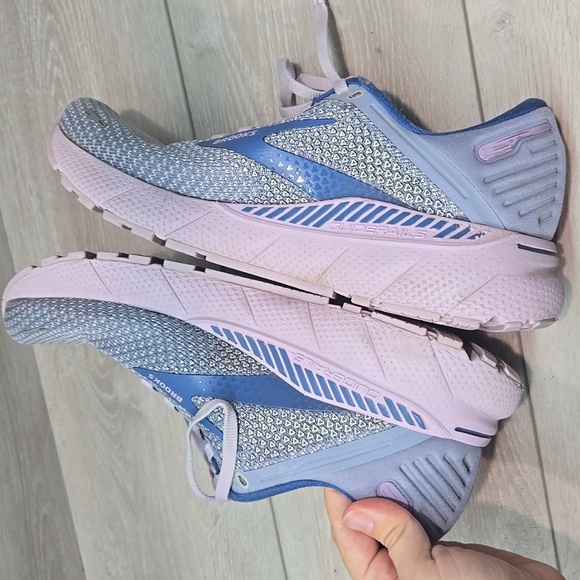 Brooks Women's Adrenaline GTS 22  Running Shoes Sneakers Sz 10.5 Medium B - Picture 10 of 13